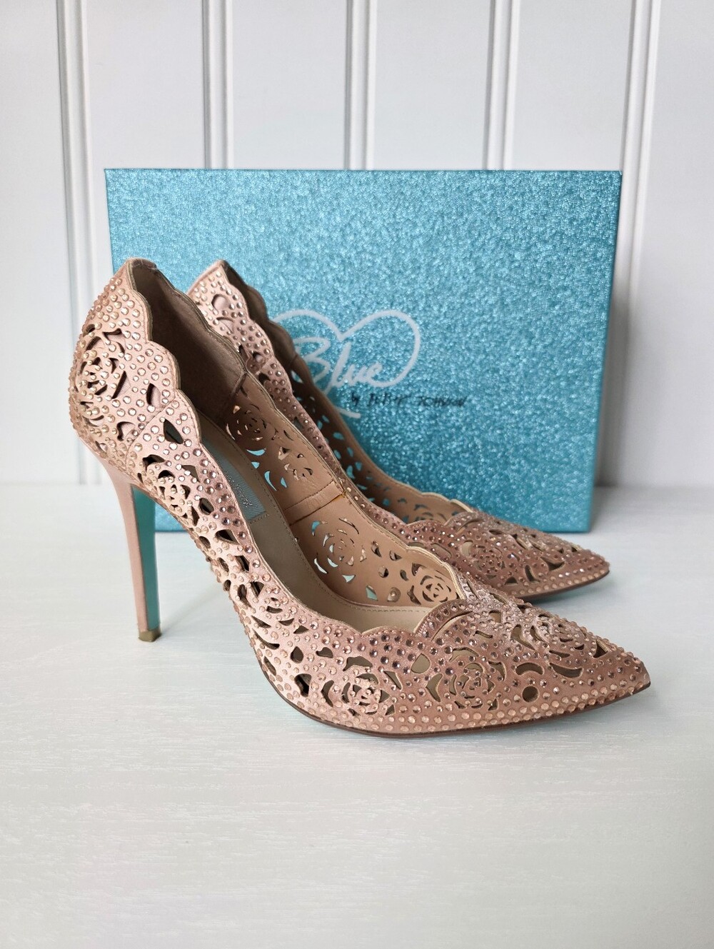 Betsey Johnson Emili Pointed Toe Blush Champagne Rhinestone Wedding Pumps Size 7